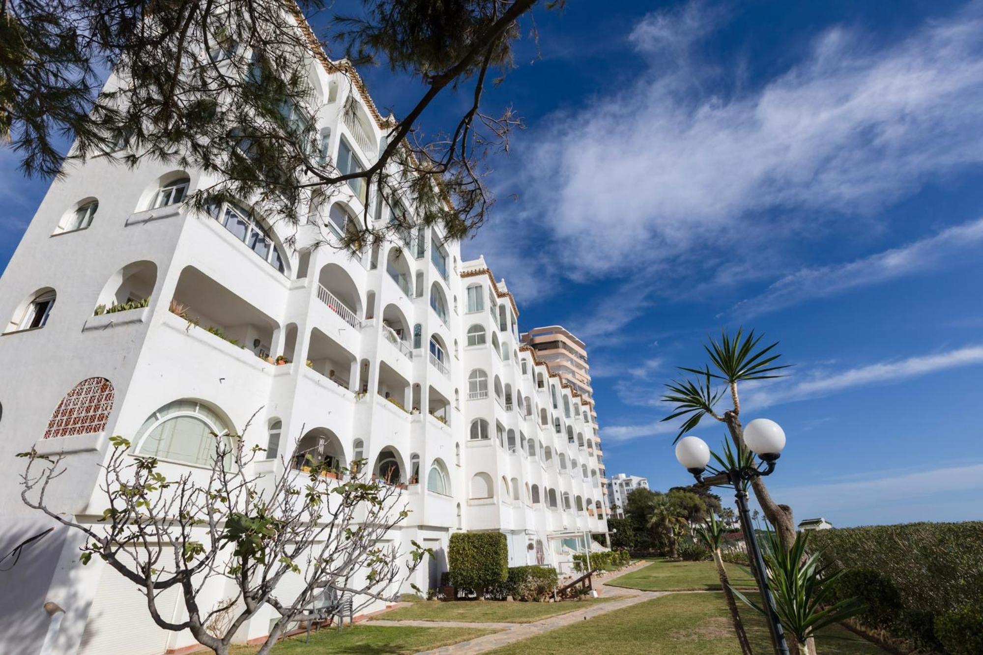 Oceanfront Mijas Apartment Luaran gambar